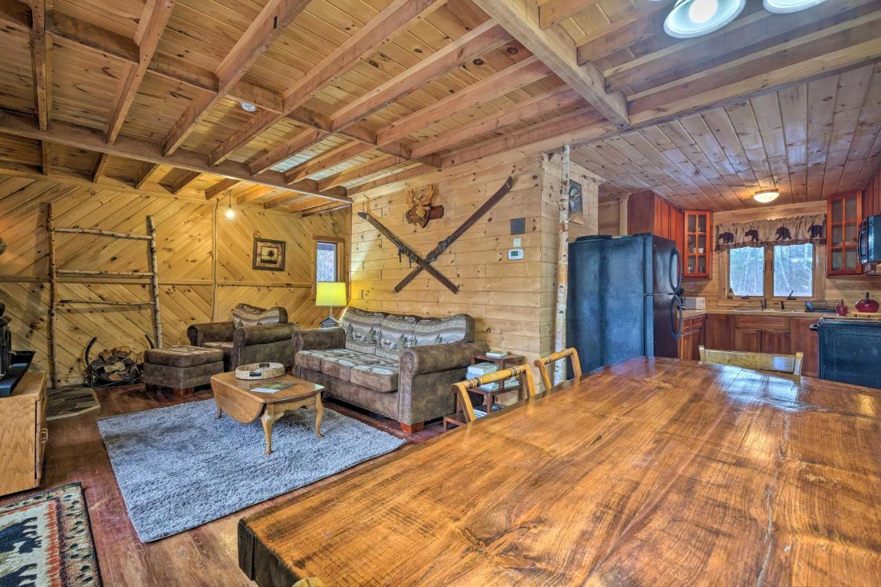 Secluded Johnsburg Retreat With Hot Tub And Fire Pit Villa Екстериор снимка