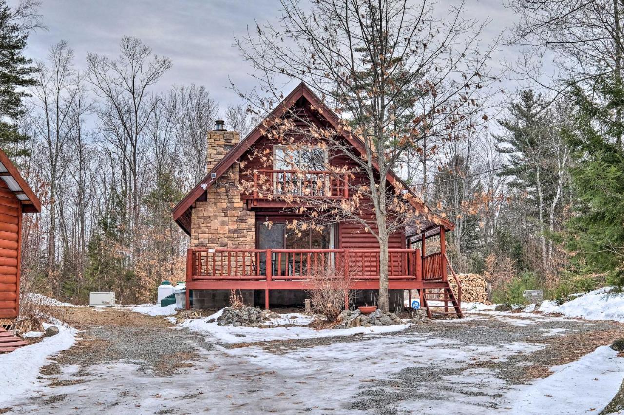 Secluded Johnsburg Retreat With Hot Tub And Fire Pit Villa Екстериор снимка