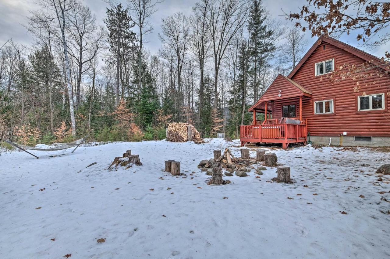 Secluded Johnsburg Retreat With Hot Tub And Fire Pit Villa Екстериор снимка