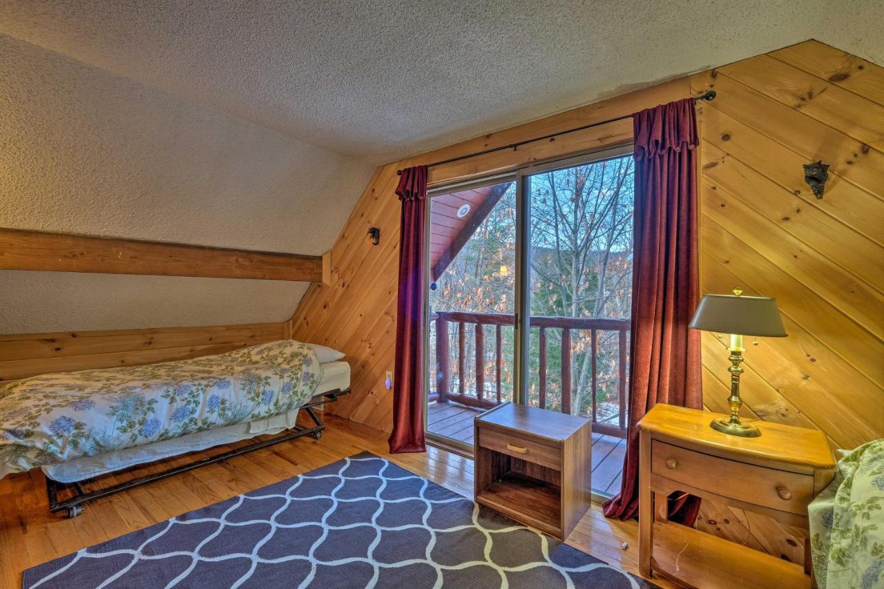 Secluded Johnsburg Retreat With Hot Tub And Fire Pit Villa Екстериор снимка